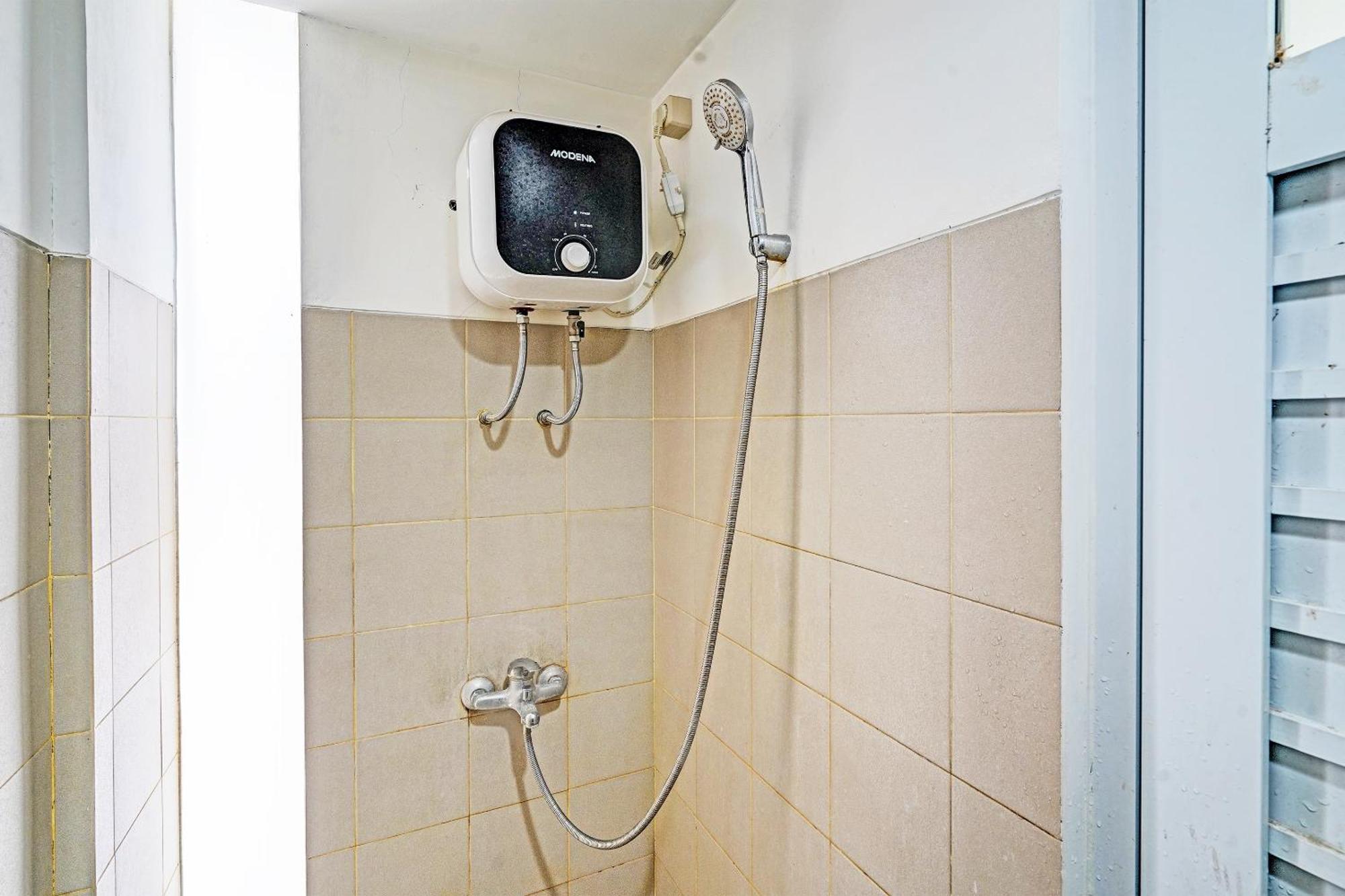 Super Oyo 2190 Alamanda 7 Syariah Бандунг Екстериор снимка